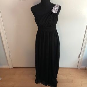 Long black one-shoulder dress